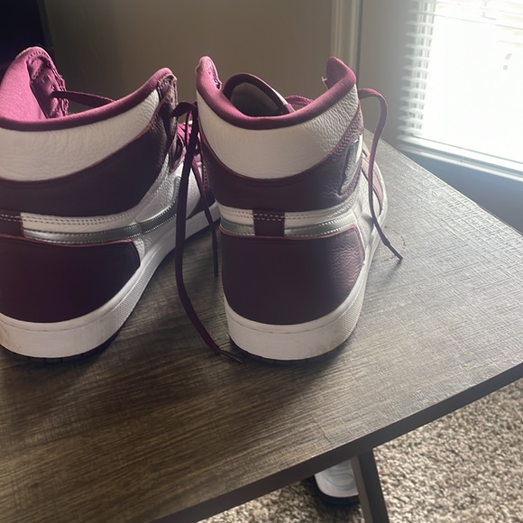 Air Jordan Retro OG “Bordeaux” main image 4